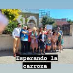 ESPERANDO LA CARROZA